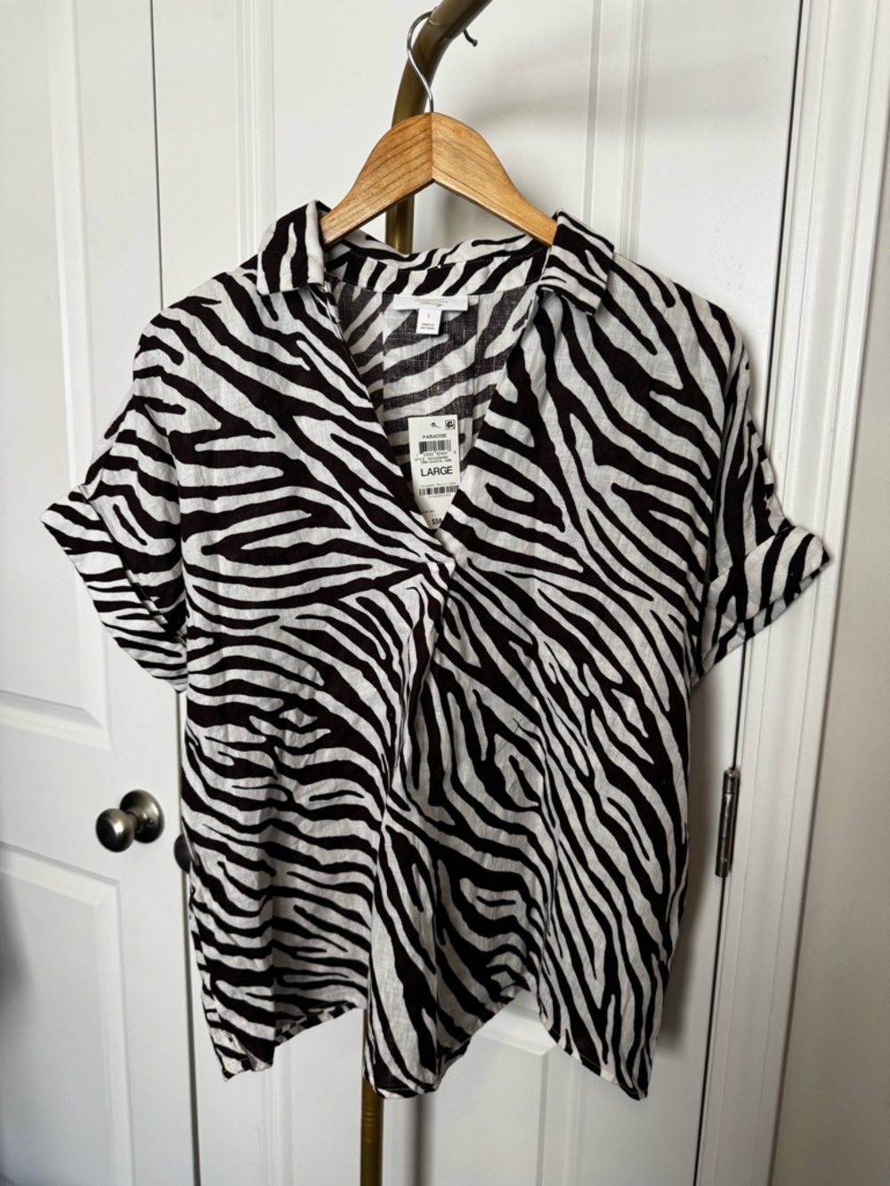 Zebra Print Short Sleeve V-Neck Top - Black & White - Picture 2 of 4